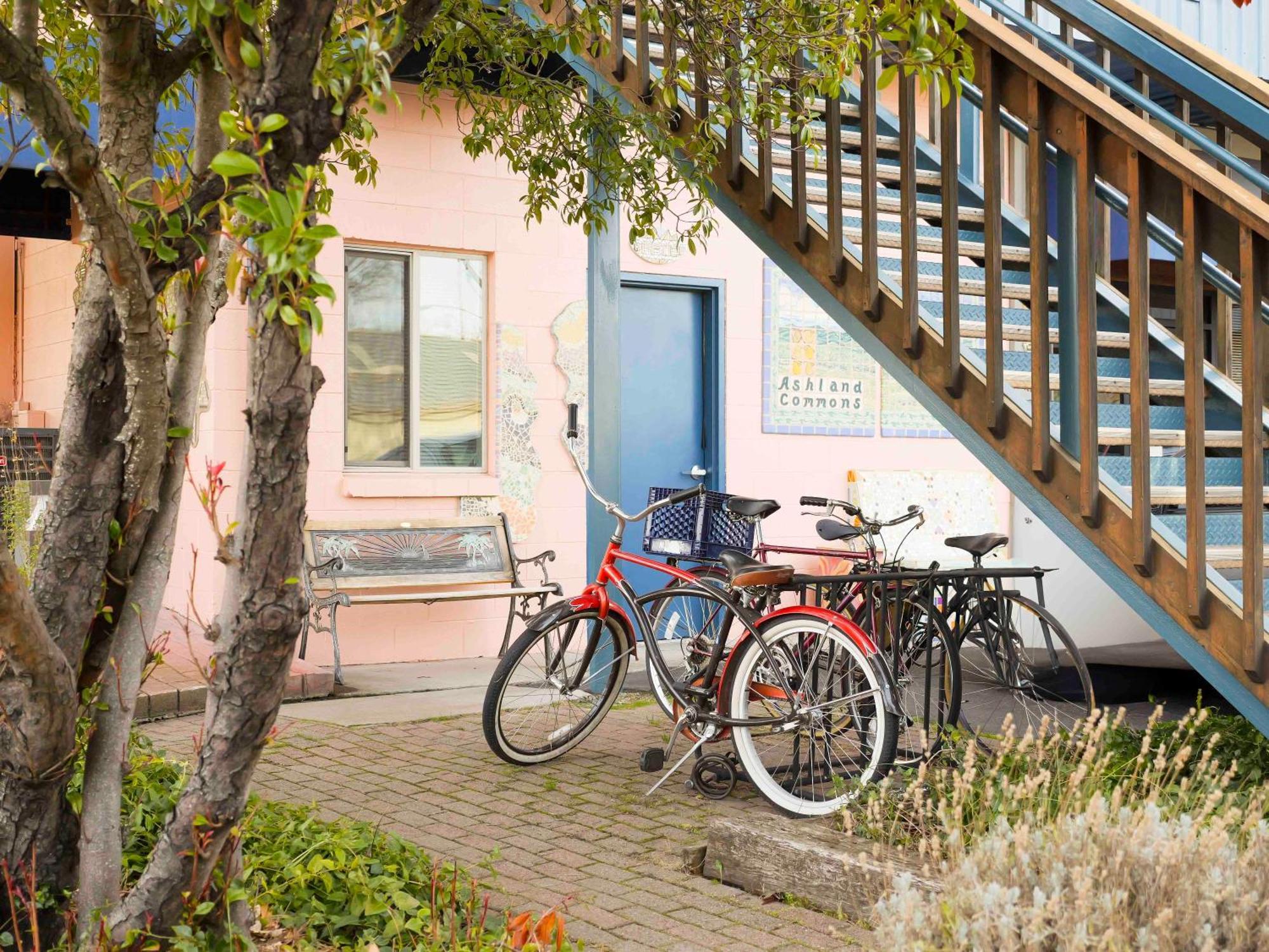 Ashland Commons Hostel Екстер'єр фото